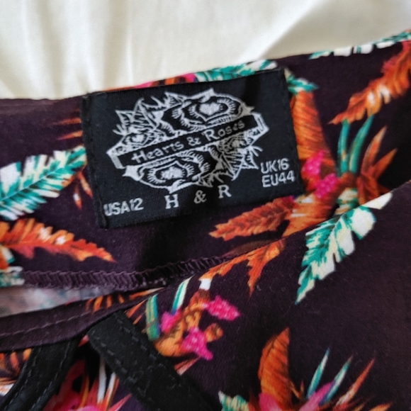 Hearts & Roses rockabilly tropical floral print midi dress. Size 12 - Picture 4 of 15